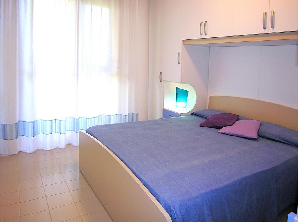 Apartment Gemini Con Piscina Bibione Pokoj fotografie
