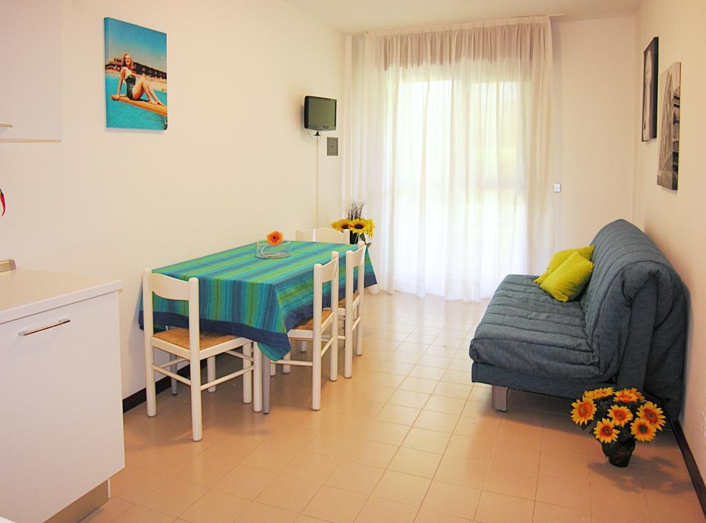 Apartment Gemini Con Piscina Bibione Pokoj fotografie